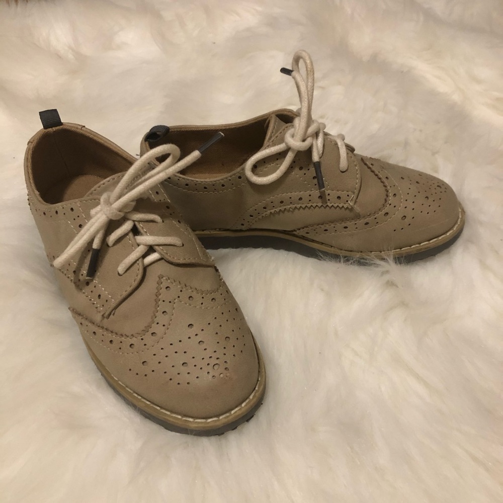 h&m • boys lace up beige shoes loafers 10.5